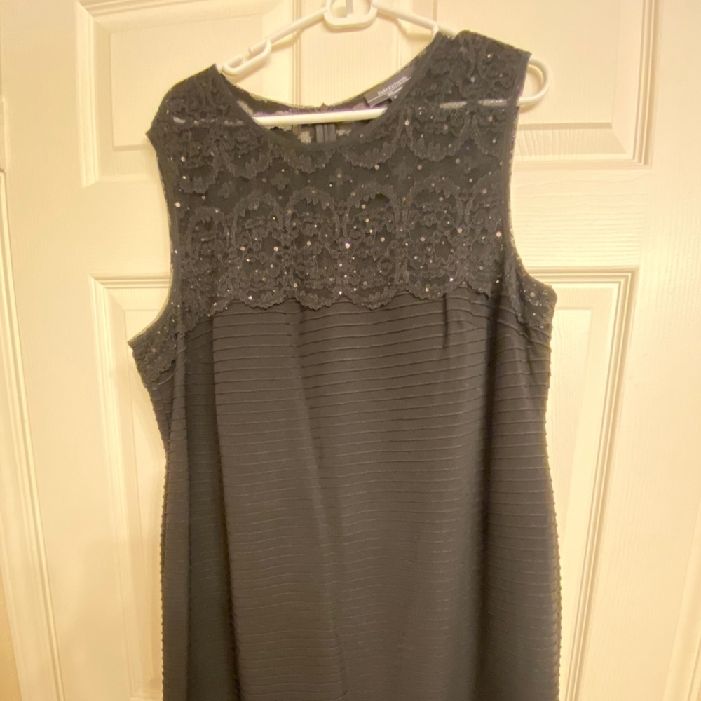 Black mid dress